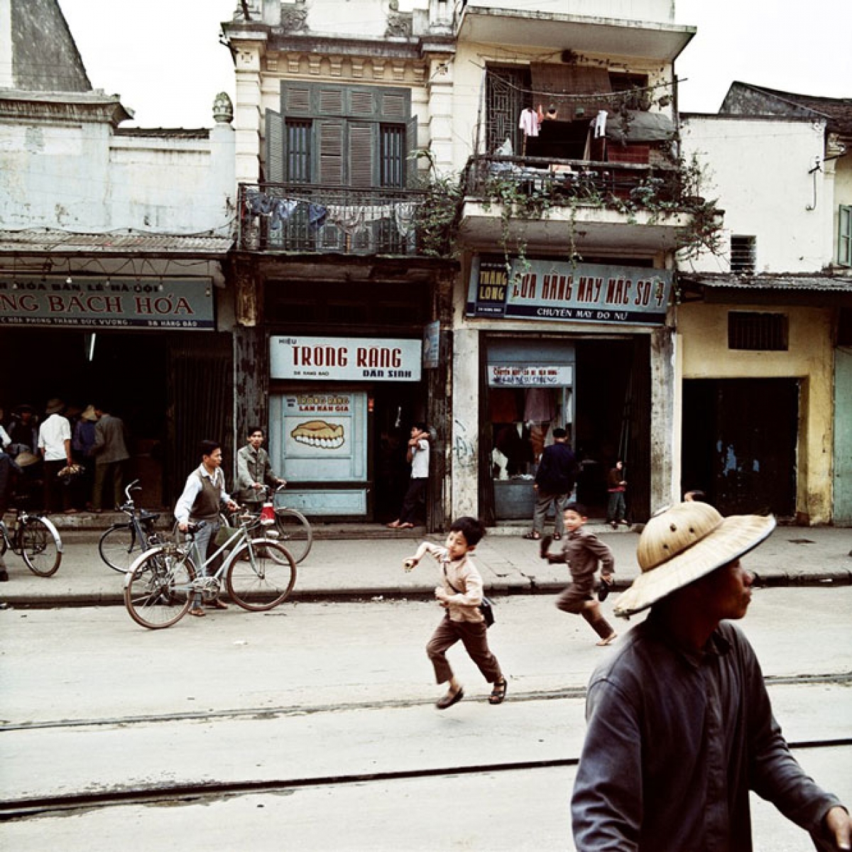 An image taken on Hang Dao street in 1975