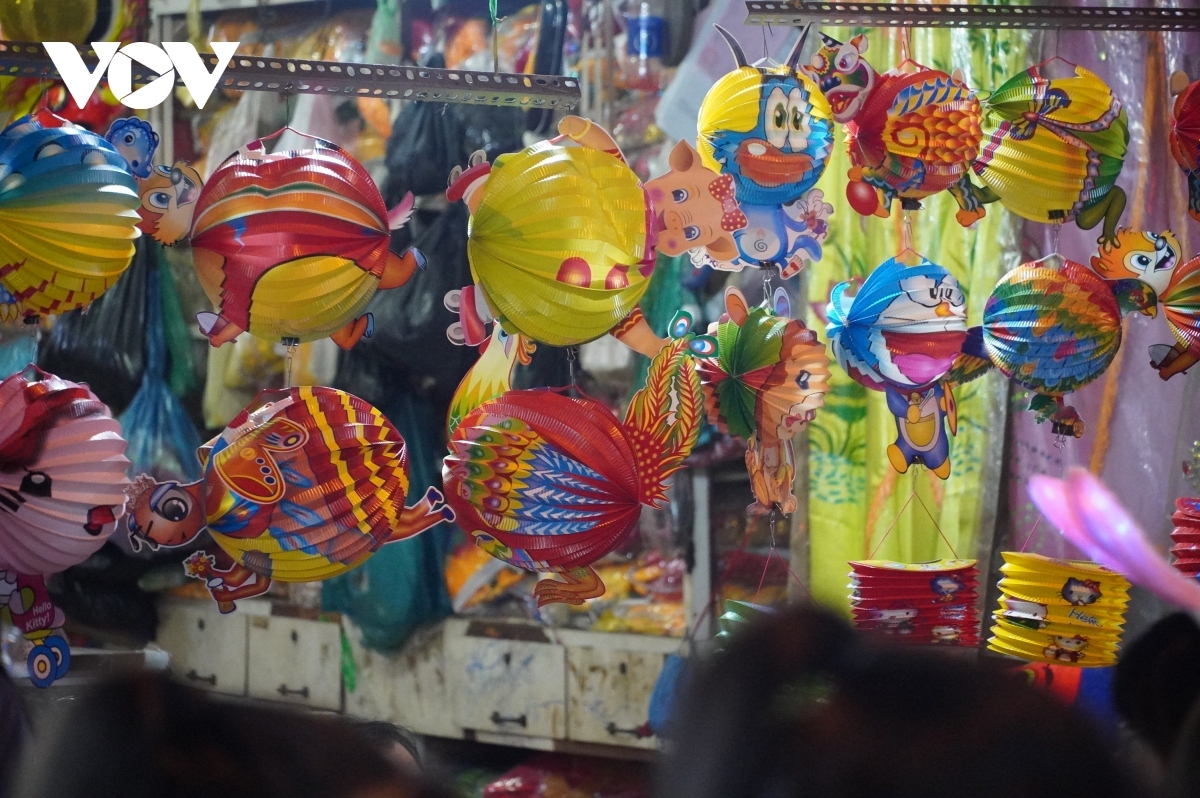 Sellers do a good trade in paper and electronic lanterns.