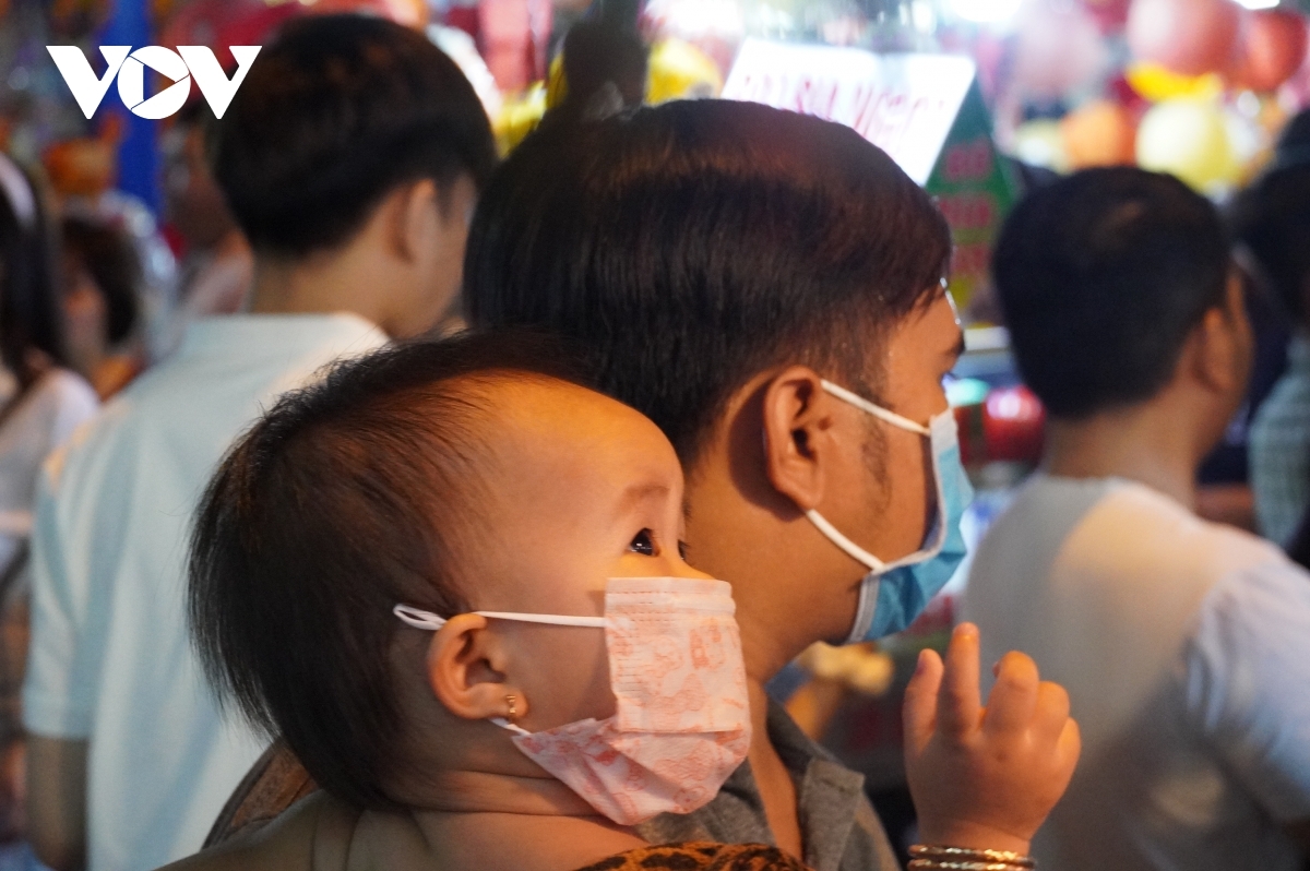 Sparkling lanterns prove to be popular among children.