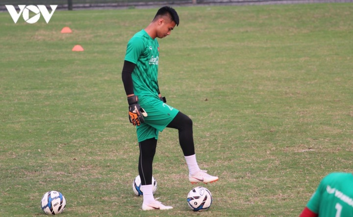 Nguyen Van Toan, 21, of Hai Phong FC played as a goalkeeper during the King’s Cup 2021. He has been called up before and has been a regular back up for senior team goalkeeper Dang Van Lam.