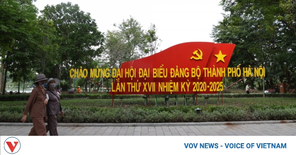 Flags and flowers spotted throughout Hanoi to celebrate major events