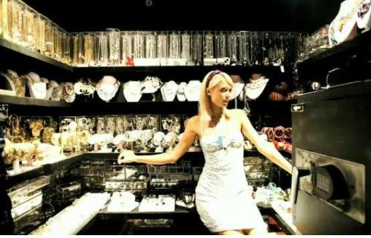 Ngắm bộ sưu tập siêu xe của tiểu thư Paris Hilton - ảnh 8