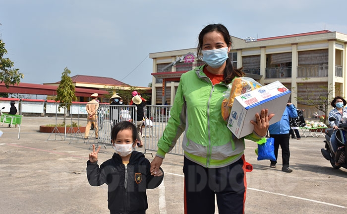 75 học sinh mầm non Hải Dương hết cách ly, ríu rít về nhà ăn Tết