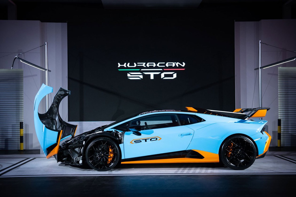 Lamborghini Huracan STO được ra mắt tại Thái Lan, giá gần 1 triệu USD 12