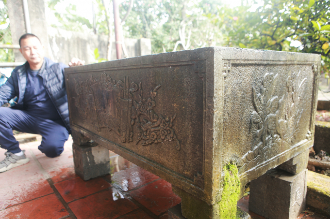 Theo anh Tuấn, bể đá có từ thời Lý, được đục từ một khối đá nguyên khối