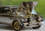 "Siêu xe" Ford Escort bằng vàng và kim cương