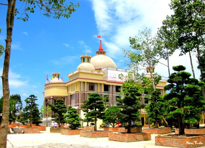 Choáng ngợp trước dinh thự lớn nhất Nam Bộ của đại gia Trầm Bê - Ảnh 1