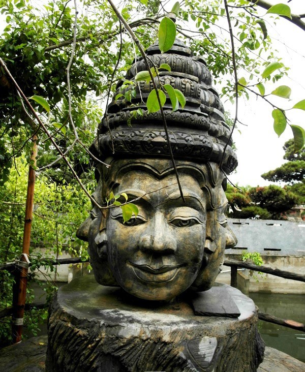 Choáng ngợp trước dinh thự lớn nhất Nam Bộ của đại gia Trầm Bê - Ảnh 16