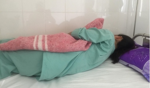 Nghe VietNamNet: Tình tiết mới nhất vụ nữ thực tập tố bị bác sĩ gạ tình, đánh đập dã man