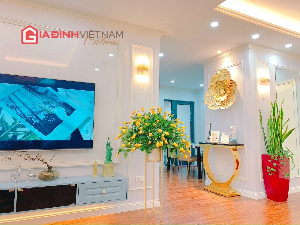 ee8236713962f43cad73