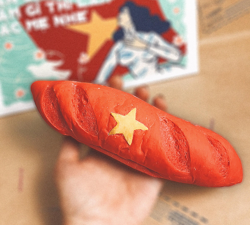 Hanoi baguette featuring Vietnamese national flag goes viral