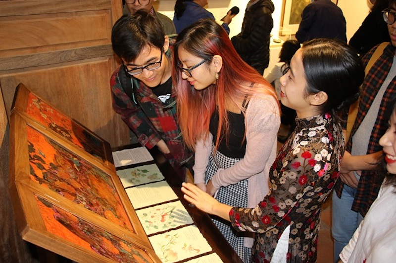 Exhibition on Hang Trong folk paintings underway in Hanoi