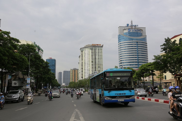 Hanoi’s bus service needs revamp