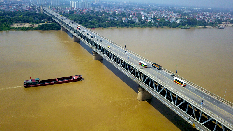 Hanoi to build 10 bridges over Red River