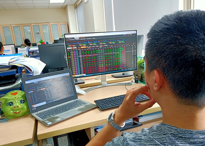 Vn-Index predicted to hit all-time high of 1,300 pts in April
