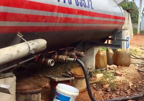 Nghe VietNamNet: Khởi tố 2 giám đốc liên quan vụ buôn bán dầu DO giả
