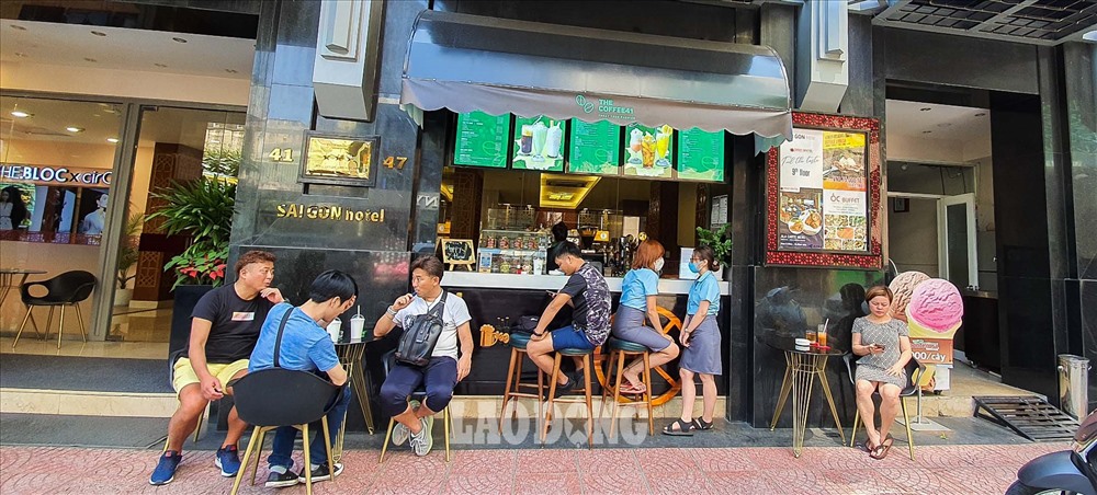 Nhiều trung tâm thương mại, cửa hàng thời trang, thương hiệu cafe nổi tiếng khiến tuyến đường này trở nên thu hút với nhiều du khách khi đến TPHCM...