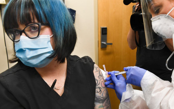 Công bố giá bán vắc-xin COVID-19 triển vọng nhất nước Mỹ: 860.000 đồng mỗi liều, mỗi người phải tiêm 2 mũi