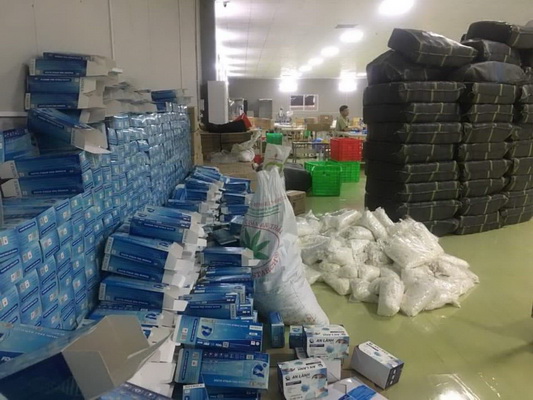 Phát hiện hàng loạt vụ tập kết, sản xuất găng tay, khẩu trang: Nhiều “dấu hỏi” về chất lượng