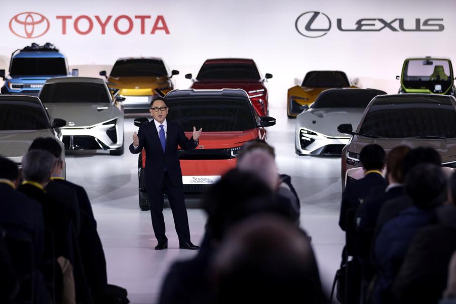 Toyoda tiết lộ “phòng trưng bày tương lai” của Toyota vào tháng 12.