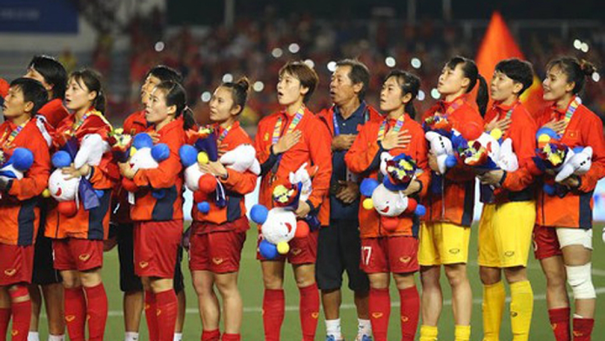 The Vietnamese women's football team sing national anthem at the 31st Southeast Asian (SEA) Games 2019 held in the Philippines.