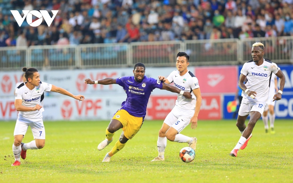 HAGL FC (white jersey) will compete for the title of Asia’s Most Popular Football Club.