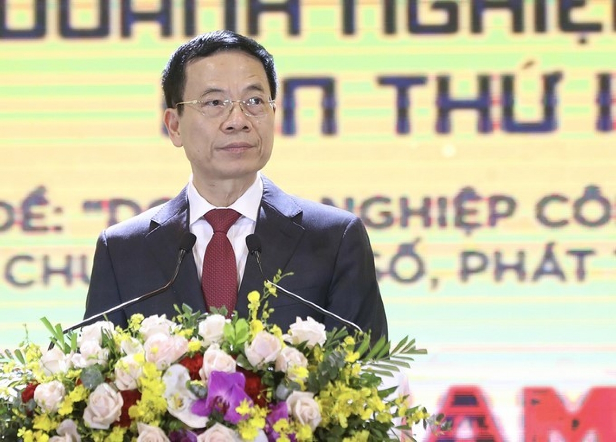 Minister of Information and Communication Nguyen Manh Hung addresses the event (Photo: Vietnamnet)