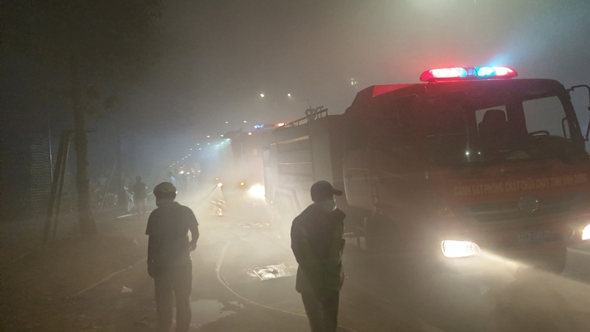 Lực lượng chữa cháy có mặt tại hiện trường