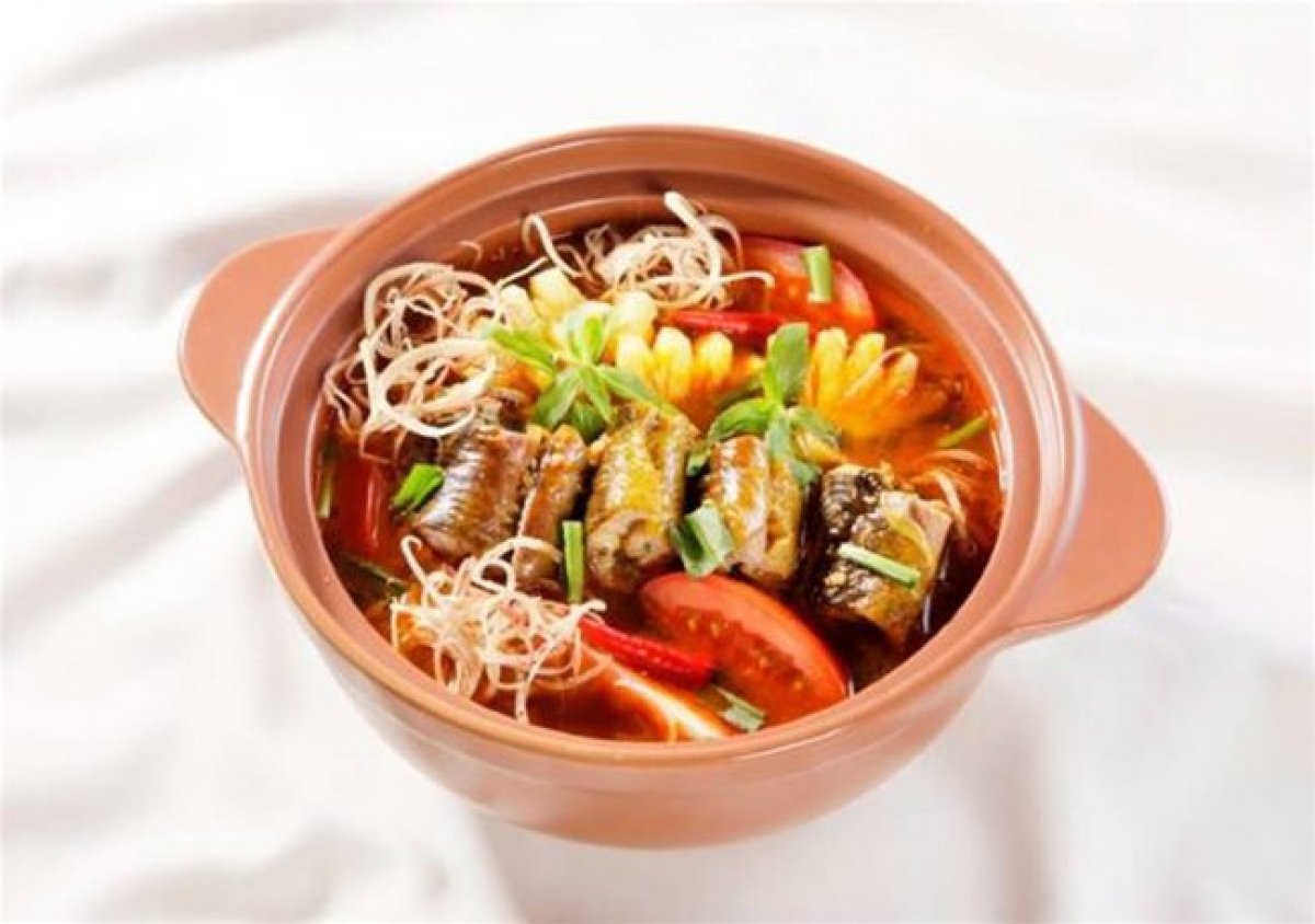 Hotpot of eel and banana flower is a dish suitable to enjoy for all year round - Photo: Monngonmoingay