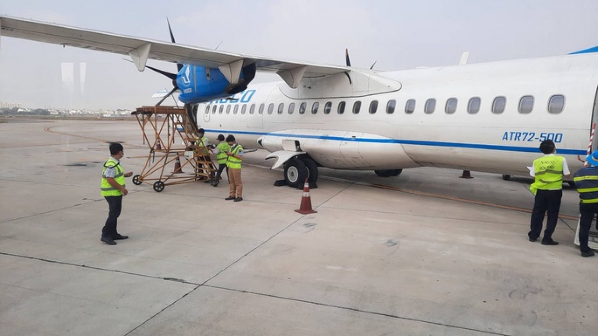 ATR 72-500 has been forced to return to HCM City due to smoke.
