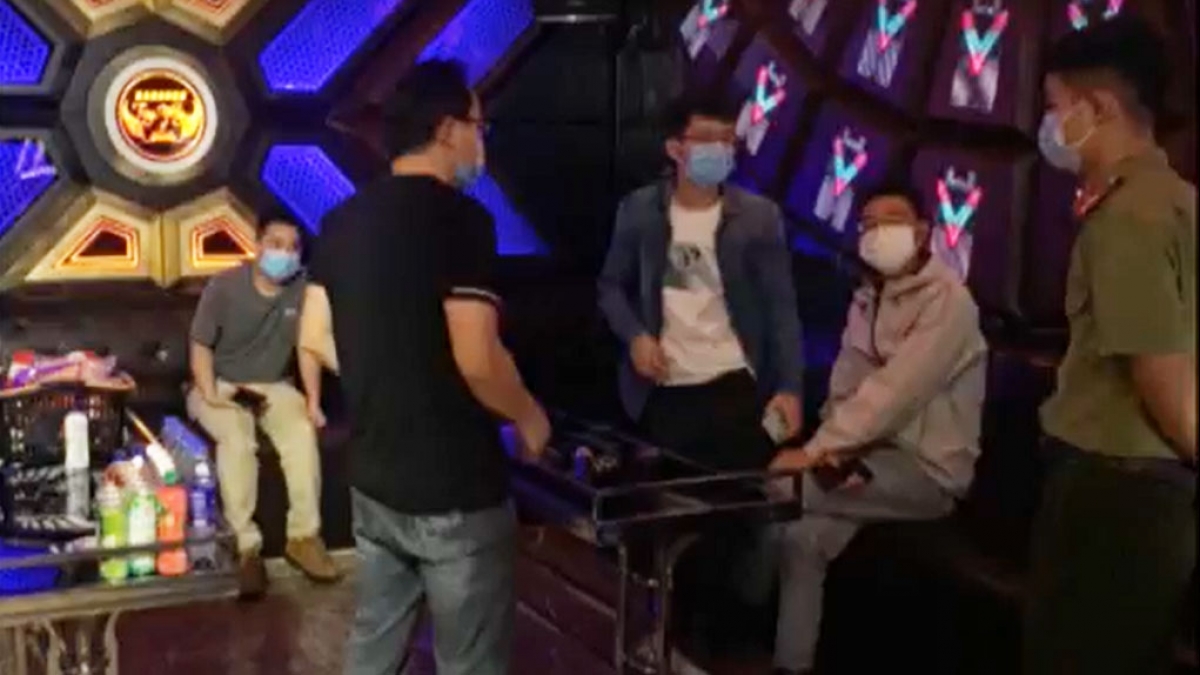 4 người quốc tịch Trung Quốc không xuất trình được giấy tờ tùy thân.