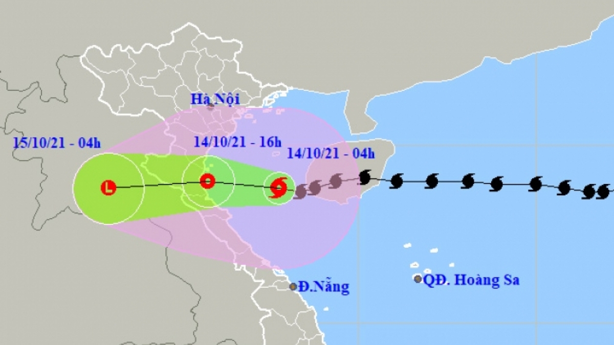 Typhoon Kompasu is moving closer to the central coastal region of Vietnam.