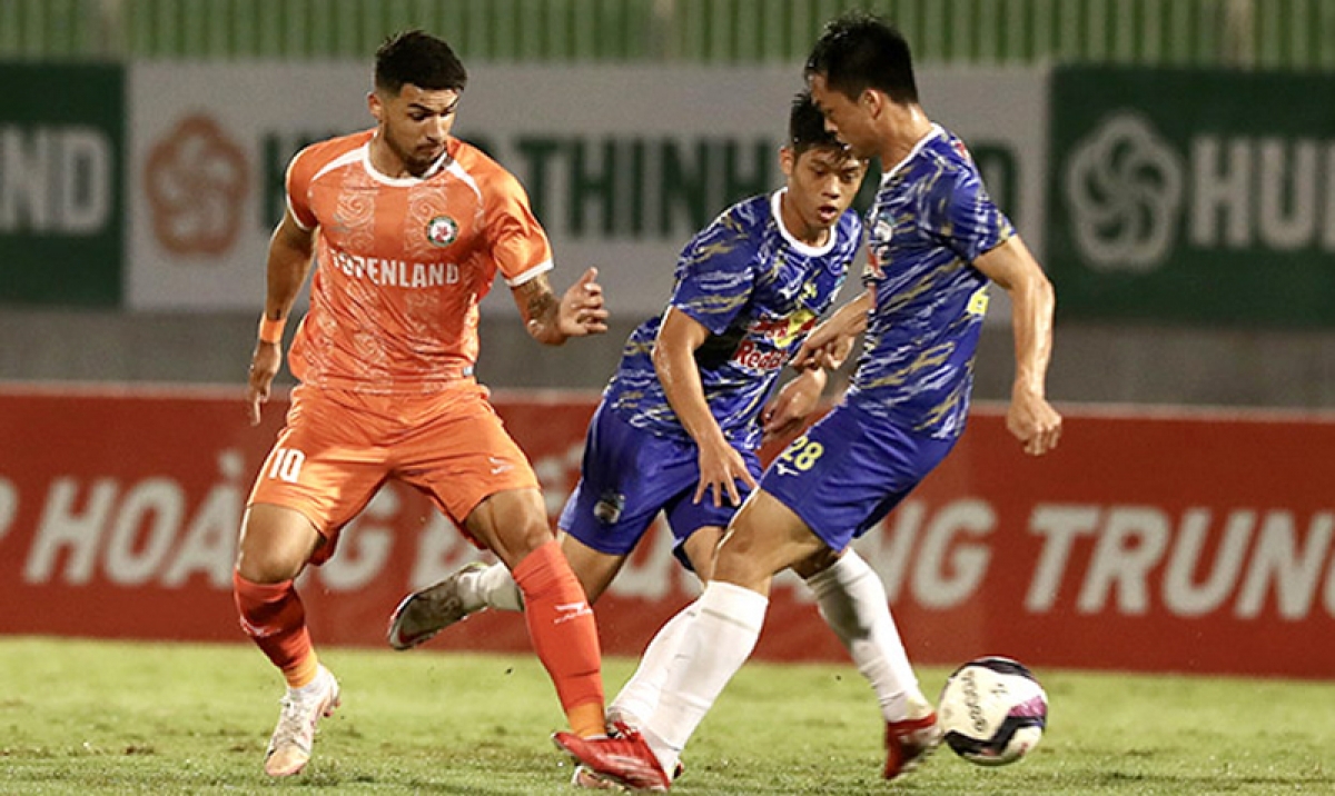 V.League 1 & 2 are postponed for another week (Photo:Hanoimoi)