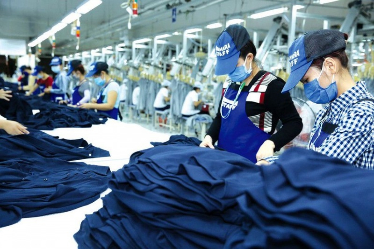 Businesses pin high hopes on the US$15 billion bailout package to stay afloat. (Photo: internet)