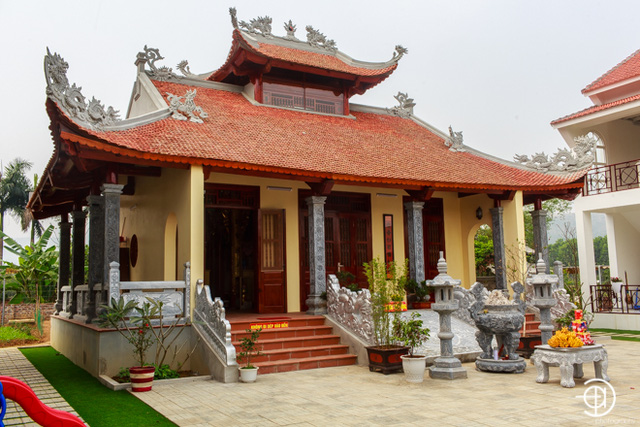 Bất động sản - Khám phá cơ ngơi rộng gần 2000m2 có điện thờ Mẫu của ca sĩ Việt Hoàn (Hình 5).