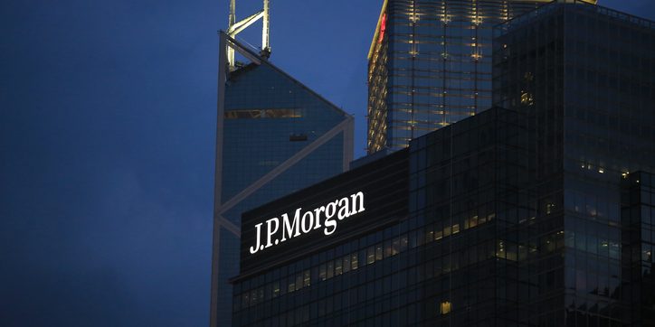 JP Morgan names risks related to investments in Vietnamese banks