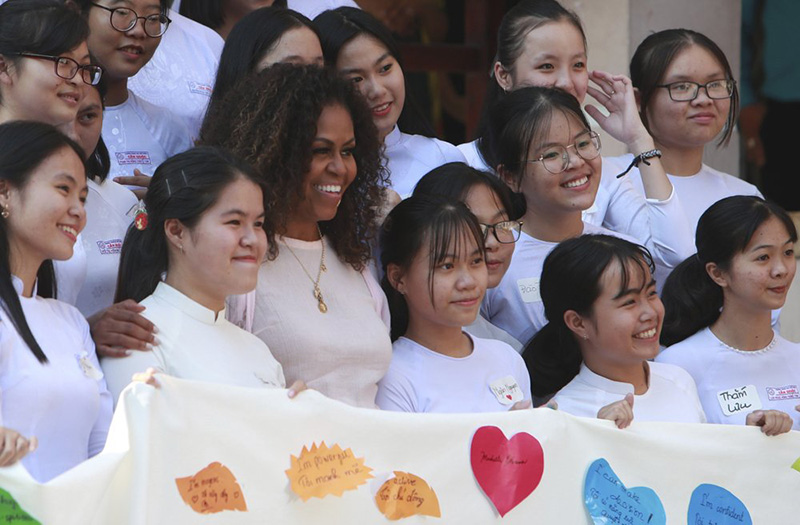 Michelle Obama, Julia Roberts promote girls' education in Vietnam