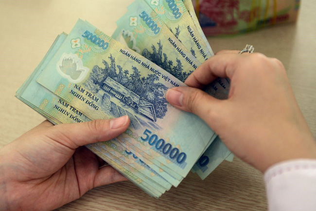 Vietnam to raise salaries for civil servants from July 1