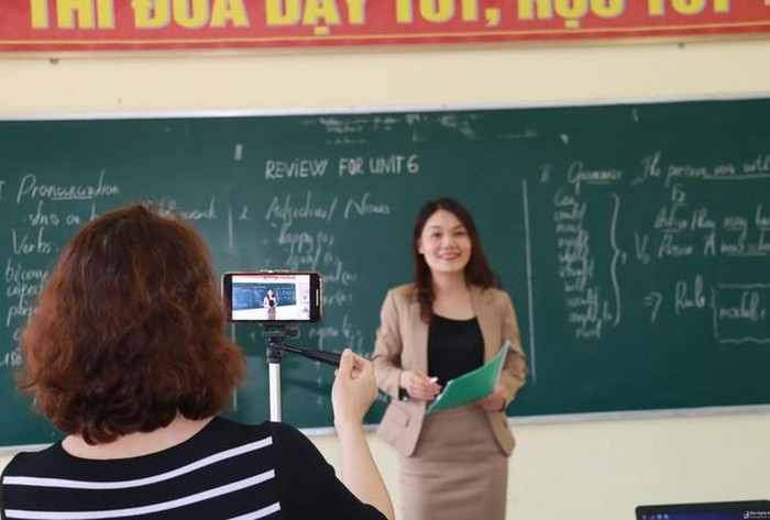 Hanoi offers televised lectures for 9th and 12th-grade students