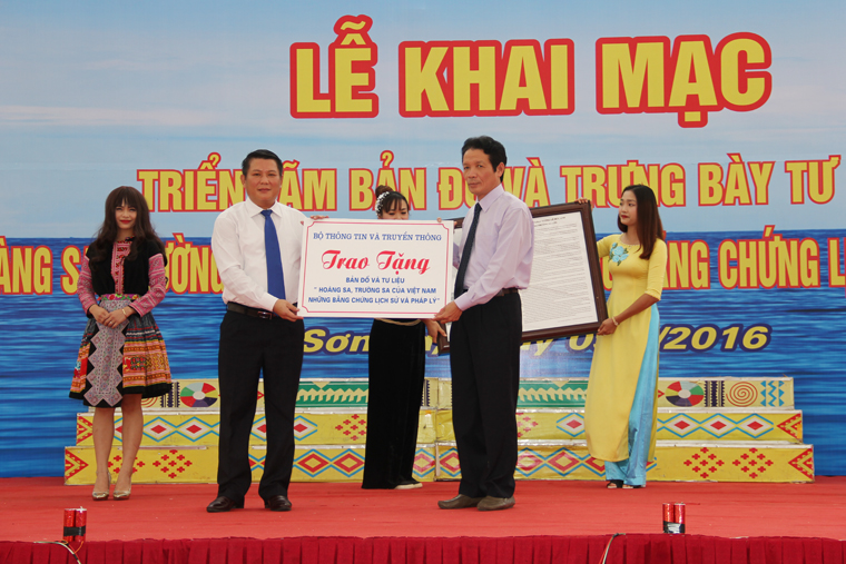 Triển lãm chủ quyền Hoàng Sa, Trường Sa của Việt Nam tại Sơn La - ảnh 2
