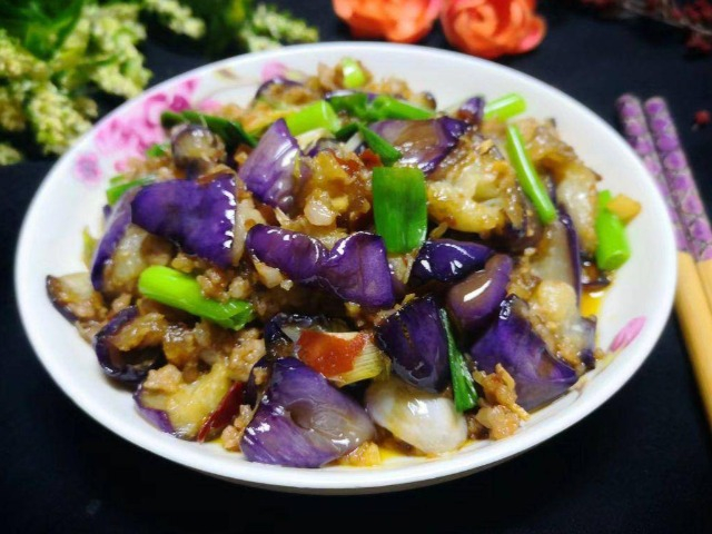 Stir-fried eggplant like this just washes rice and cools down on a summer day