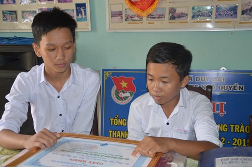 Robot cứu hỏa điều khiển từ xa của hai học sinh lớp 8 - 1