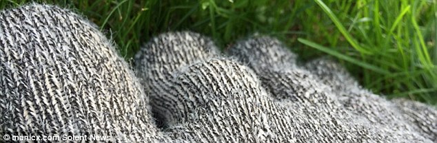 Phát minh loại tất bền gấp 15 lần thép - 3