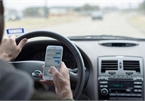 Using mobile phone when driving may be strictly banned