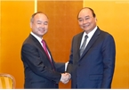 PM Nguyen Xuan Phuc suggests Japan’s largest financial service group expand operation in VN