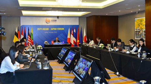 Japanese Deputy FM expresses concerns over recent developments in East Sea