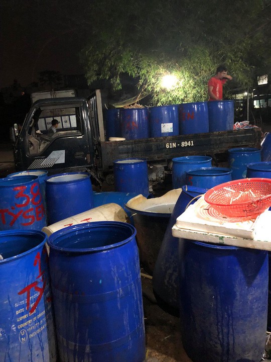 Công an TP HCM mở đợt cao điểm triệt thực phẩm bẩn qui mô lớn - Ảnh 1.