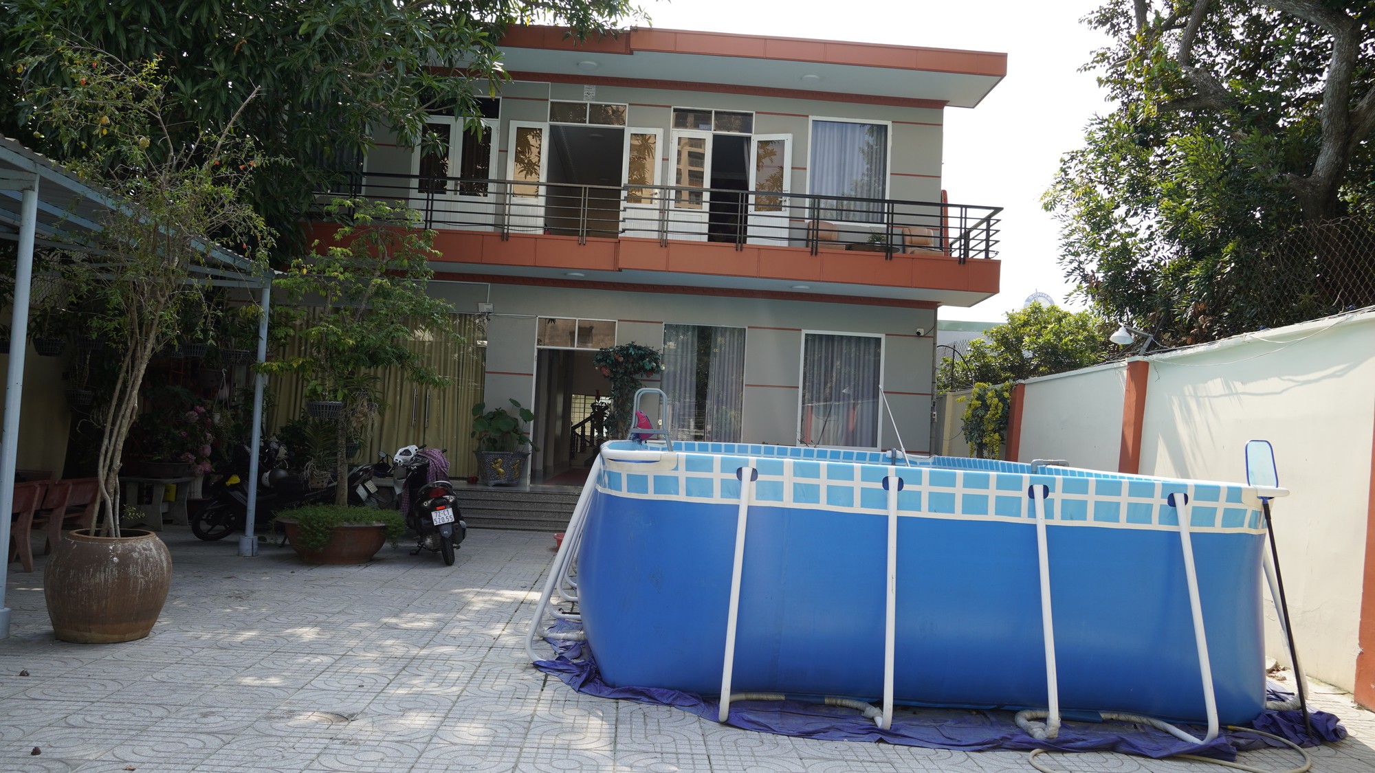 Vũng Tàu kiểm tra villa bị khách tố 10 triệu đồng/đêm nhưng giống phòng trọ - Ảnh 5.