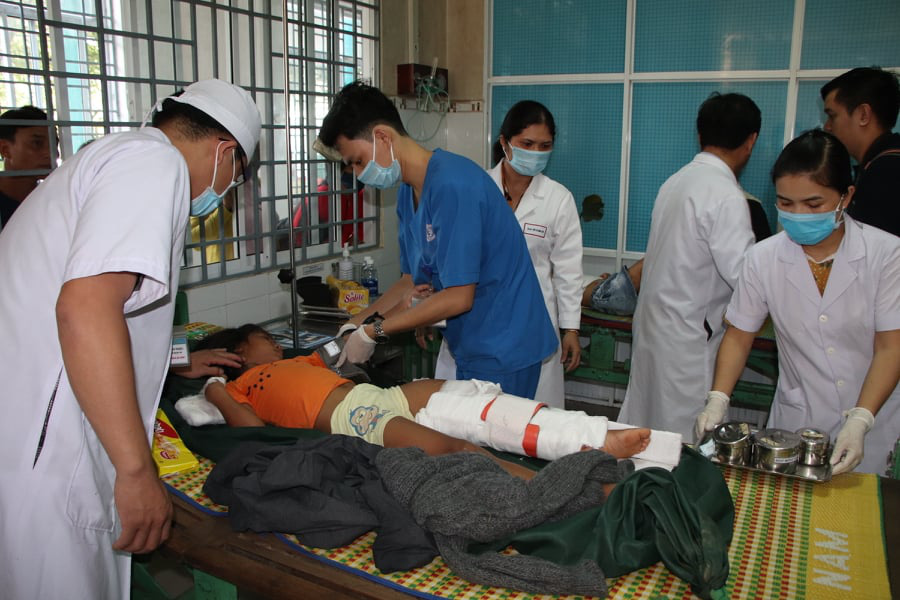 Vụ sạt lở núi vùi lấp ở xã Trà Leng: Cứu sống được 33 người - Ảnh 6.