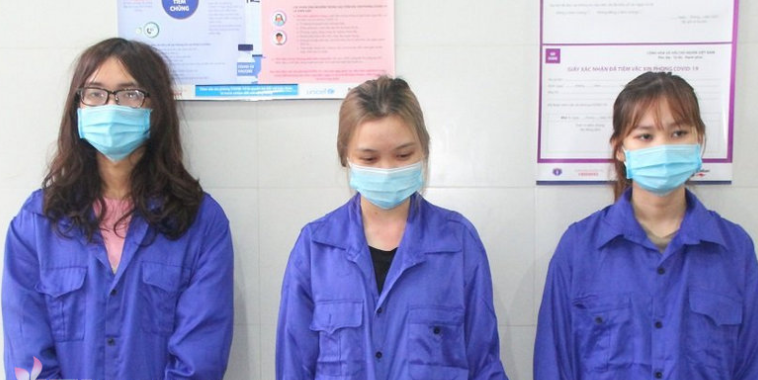 Hơn 100 chiến sĩ phá đường dây đánh bạc trực tuyến có sự tham gia của nhiều cô gái trẻ - Ảnh 2.